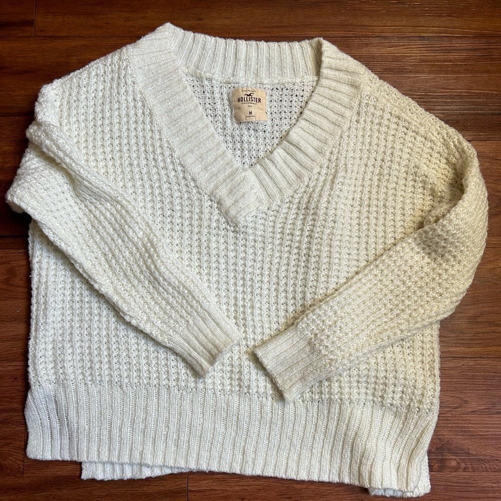 HOLLISTER Ivory Sweater - Medium